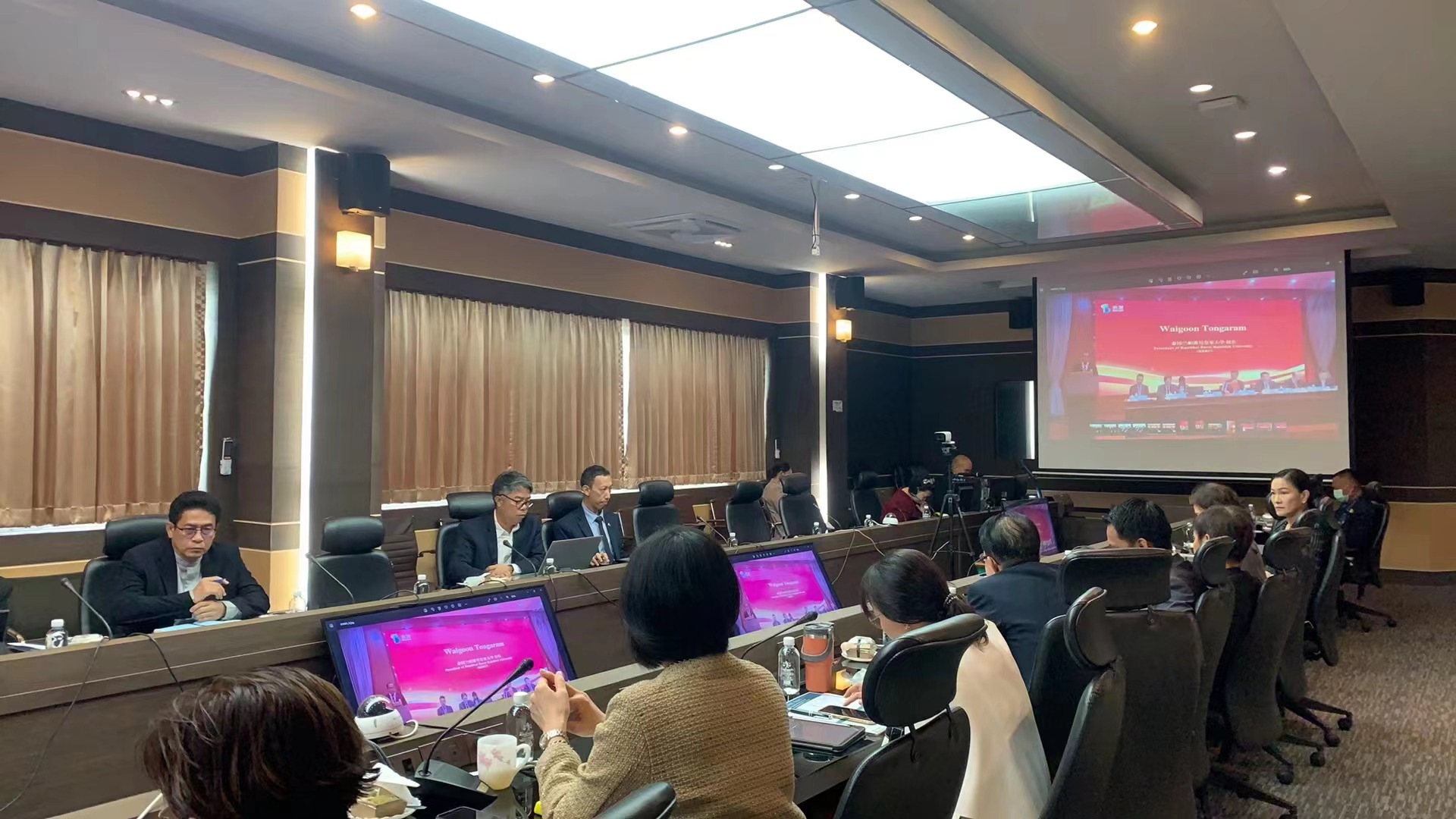 探索国际合作办学新模式 推动中泰高校深层次融合 
