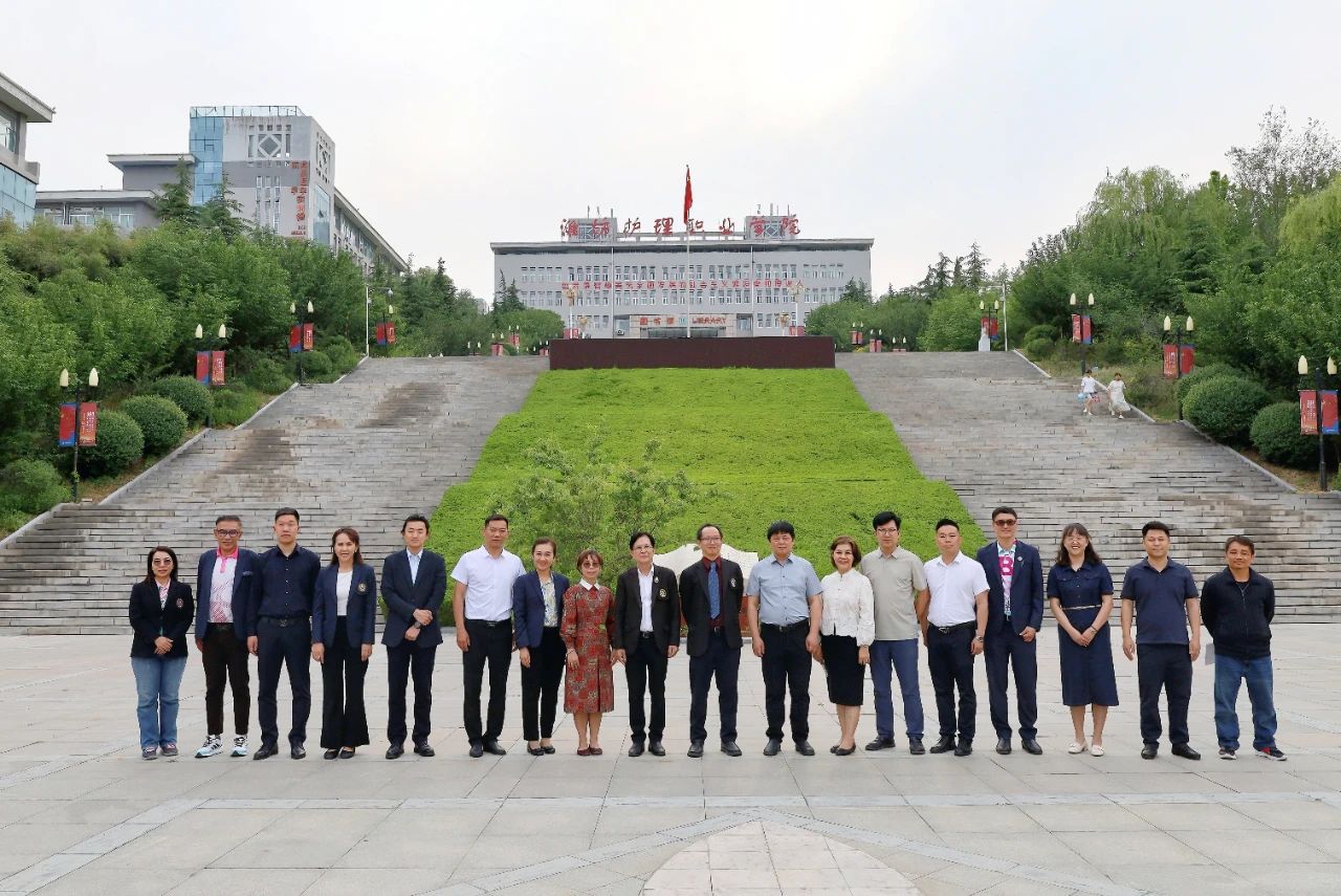 中泰共筑护理教育“一带一路”新桥梁 ---泰国兰帕潘尼皇家大学访问潍坊护理职业学院