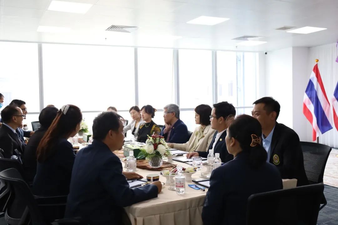 c80830b168899ce3eea14d22030accad.jpg